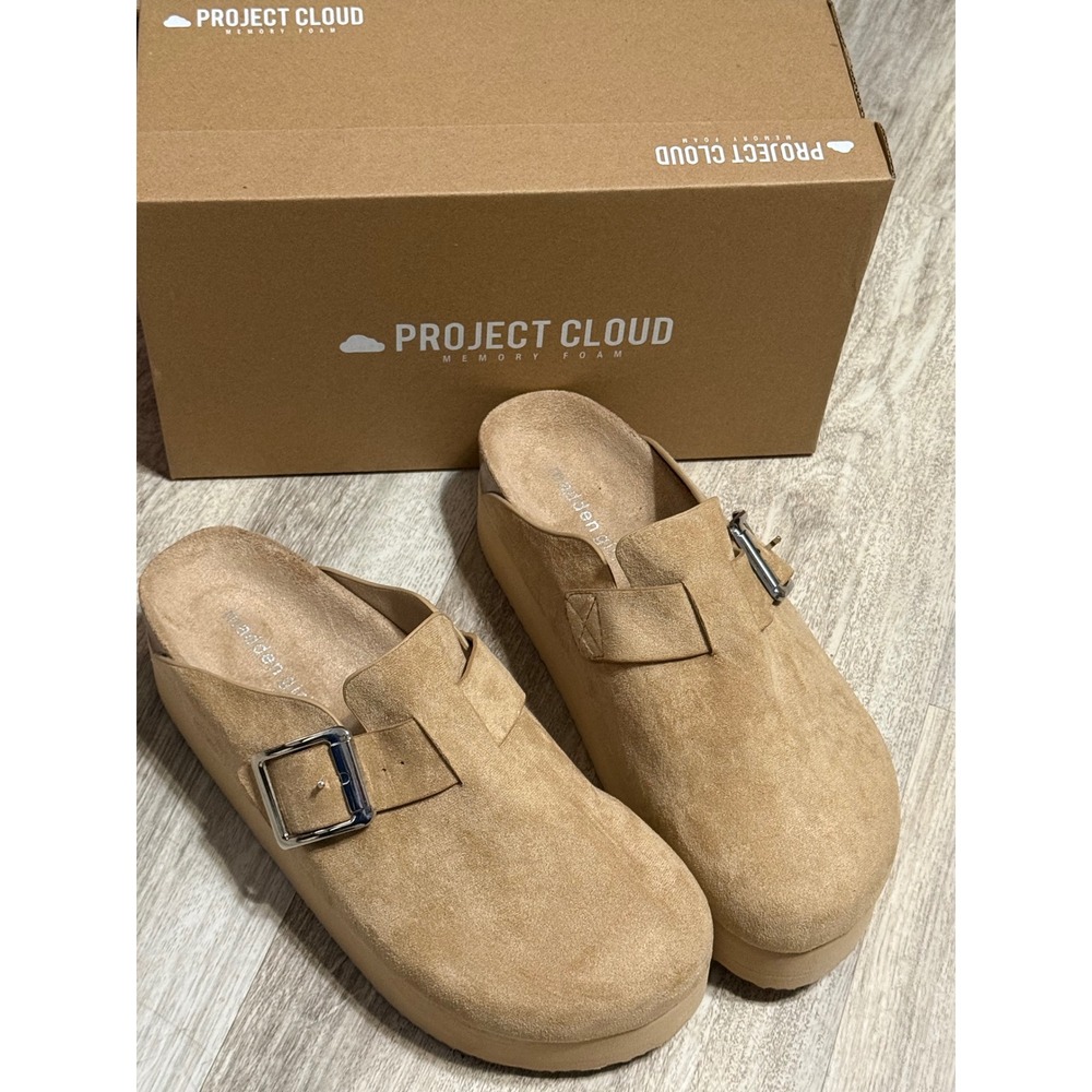 Madden Girl Cutiepiie Beige Faux Suede Platform Buckle Clogs Mules Womens 10